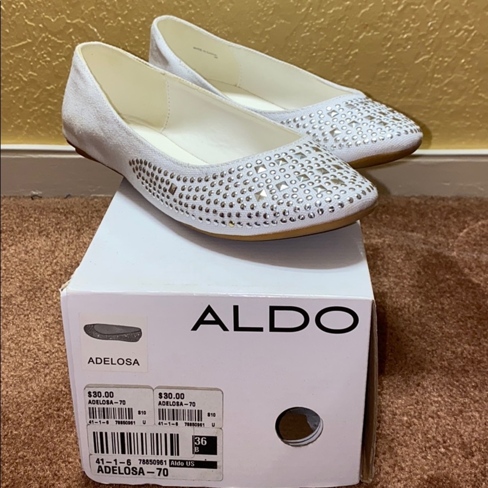 White Adelosa Flats